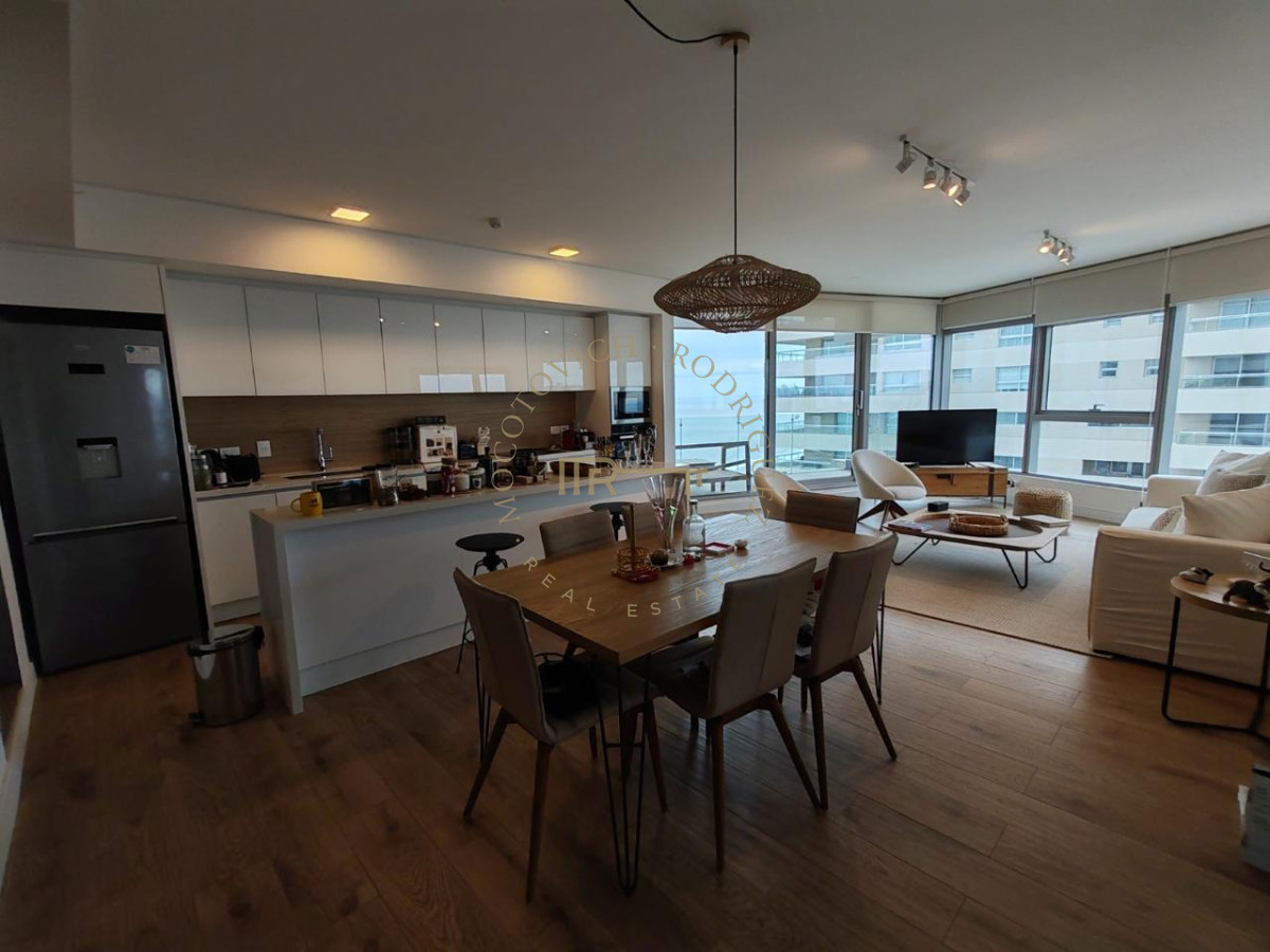 Apartamento ID.3800 - Apartamento en Trump Tower de 2 dormitorios piso alto con vista.