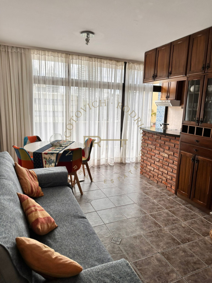 Apartamento ID.681 - Alquiler anual. Apartamento 2 dormitorios en alquiler  en Punta del este Aidy Grill
