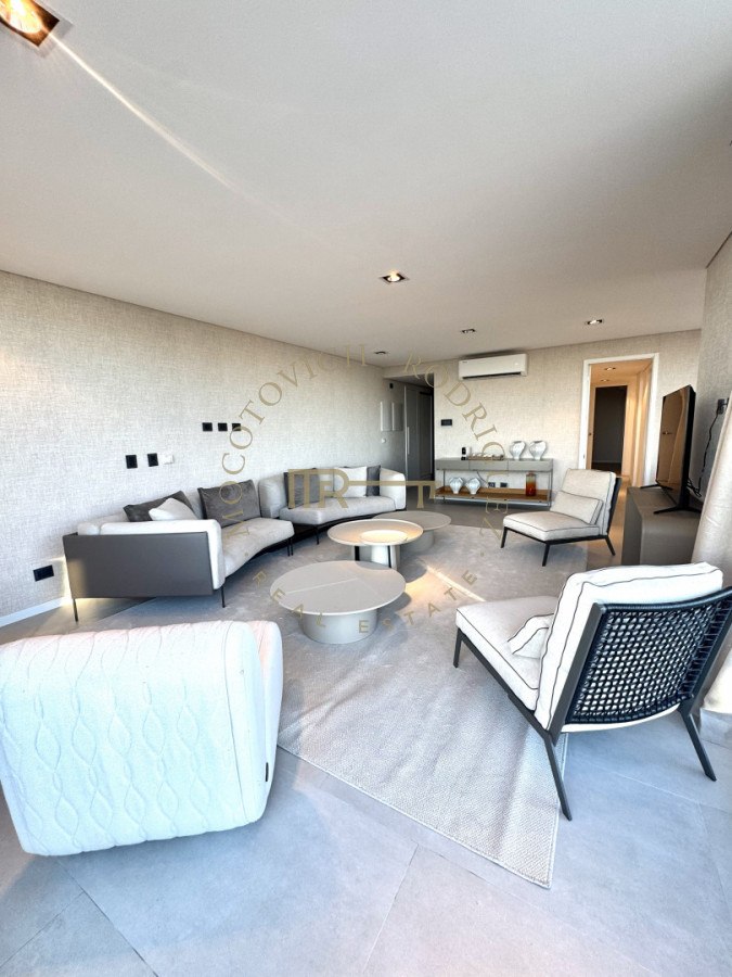 Apartamento ID.3916 - Sense Manantiales pent house en venta, 4 domitorios.