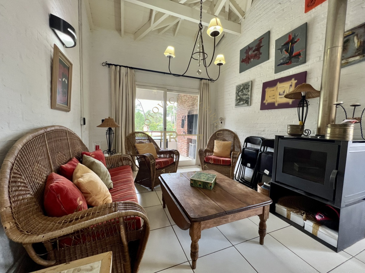 Apartamento ID.512 - Apartamento en alquiler anual . 2 dormitorios  - Punta del Este