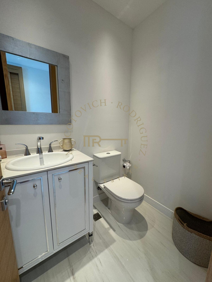 Apartamento ID.2527 - Fendi, Esquinero en venta a Punta Ballena de 4 dormitorios impresionante vista. 