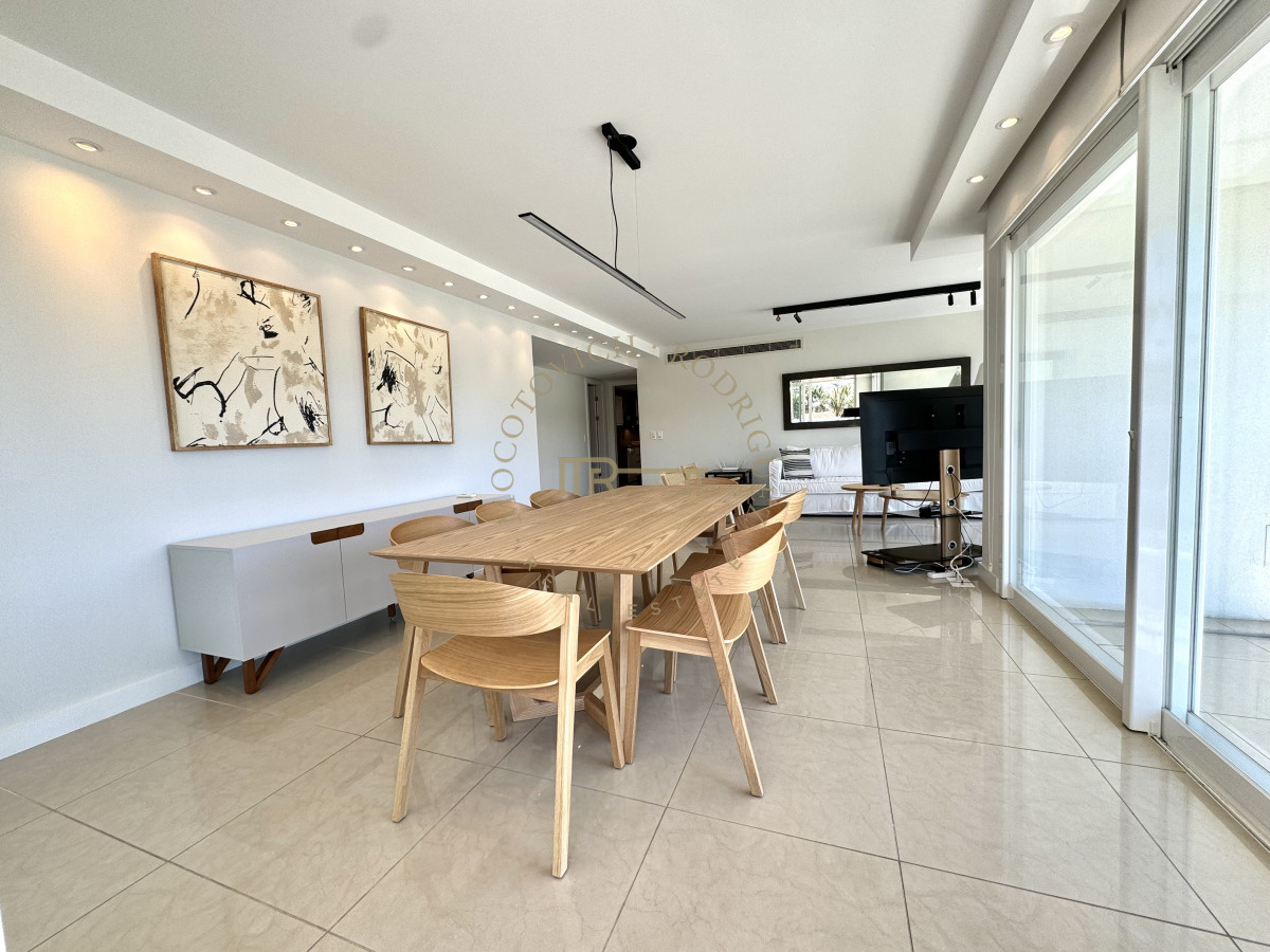 Apartamento ID.2635 - En venta. Apartamento en Torre Aquarela. 2 Dormitorios y dep. de servicio. 
