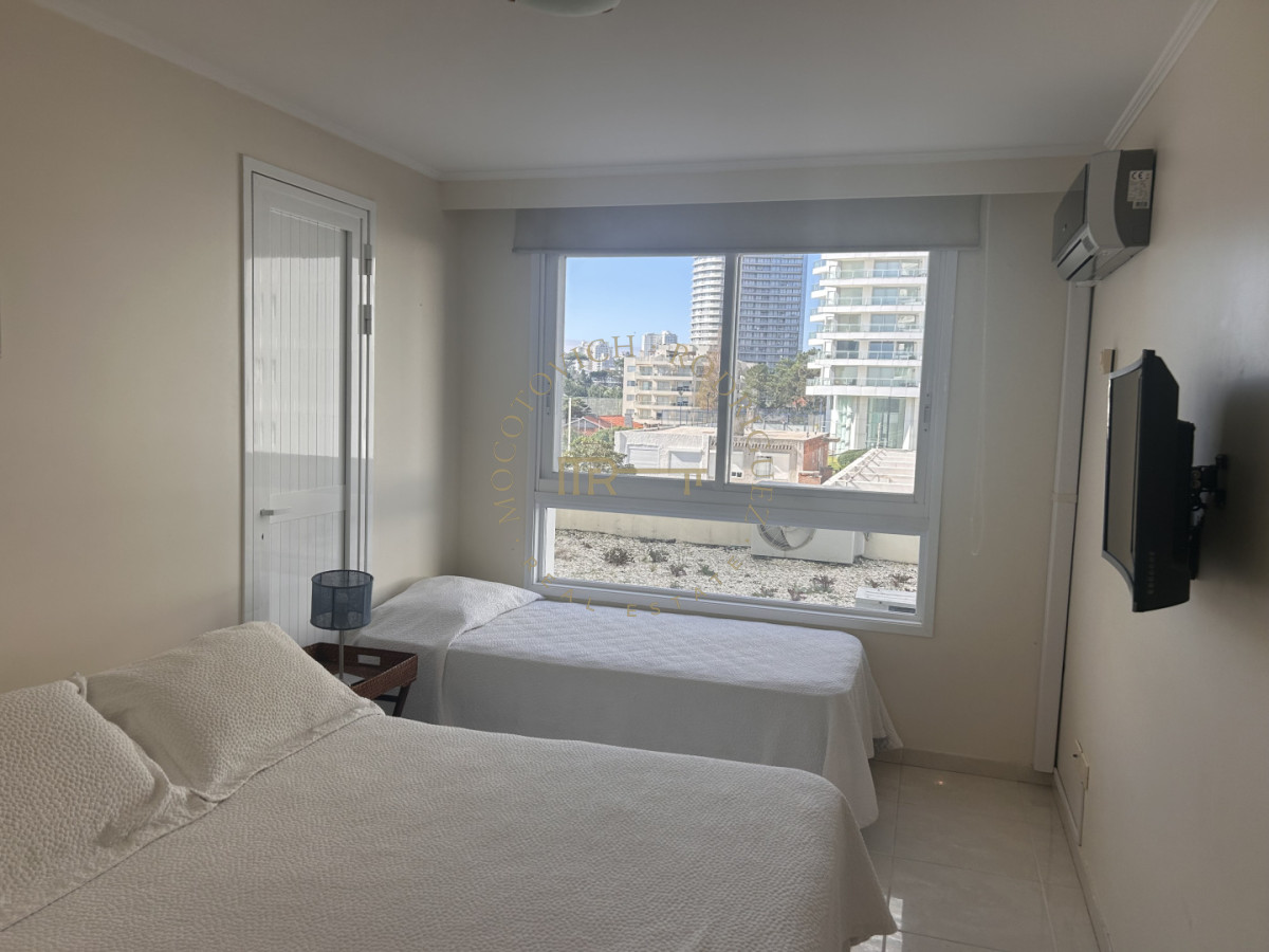 Apartamento ID.30 - Millenium apartamento en alquiler temporal  3 dormitorios Playa Mansa Punta del Este