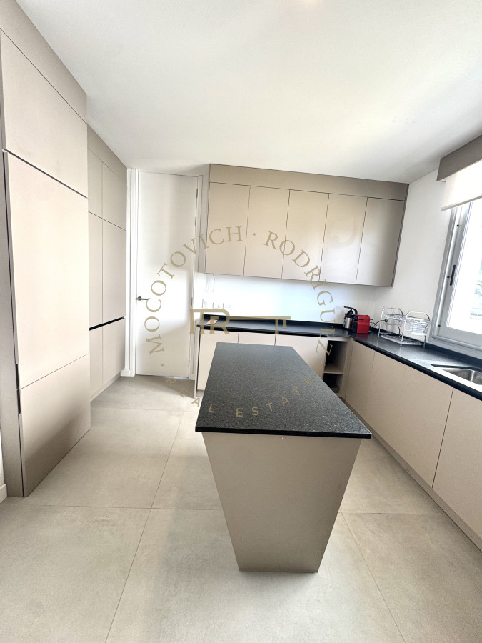 Apartamento ID.4087 - Apartamento de tres dormitorios y dependencia 