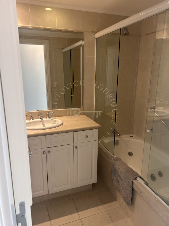 Apartamento ID.30 - Millenium apartamento en alquiler temporal  3 dormitorios Playa Mansa Punta del Este