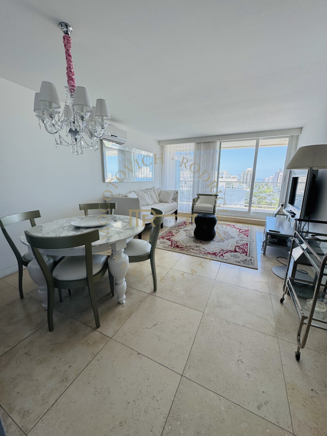 Apartamento ID.3235 - Apartamento de 1 dormitorio en venta. Punta del Este. Torre Yoo