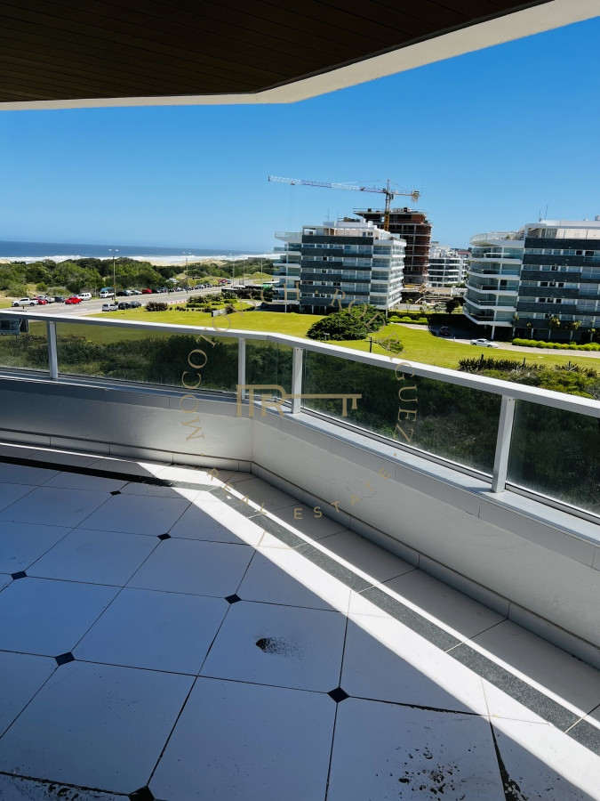 Apartamento ID.2379 - Espectacular apartamento en venta 6 dormitorios, barbacoa y loft en la brava. Vista al mar.-