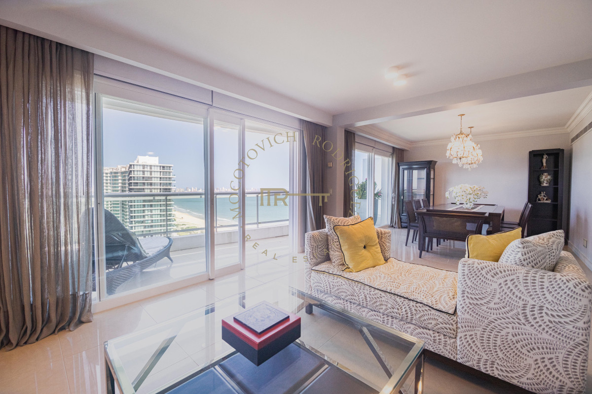 Apartamento ID.3032 - Torre Aquarela exclusivo apartamento en venta 4 dormitorios y dep. de servicio.