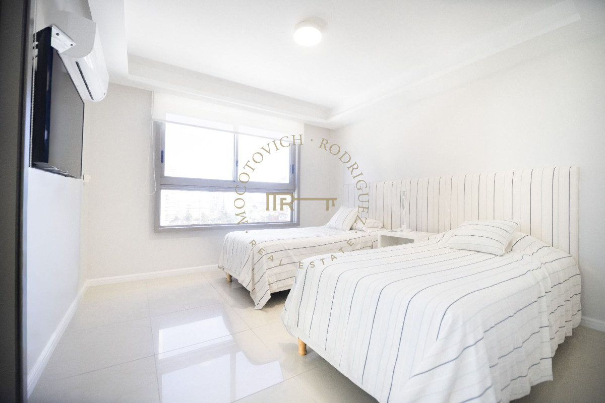 Apartamento ID.652 - Imperiale. Apartamento en venta - 4 dormitorios.-