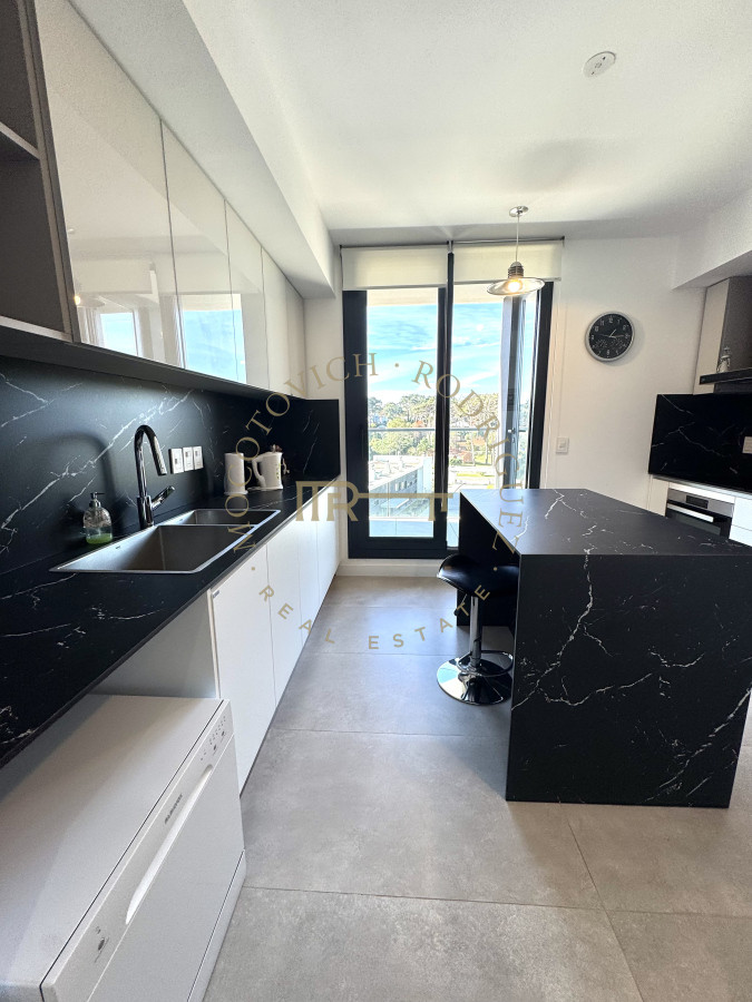 Apartamento ID.278 - Apartamento en venta 2 dormitorios Playa Mansa vista - Venetian - a estrenar - frente al mar- lujo