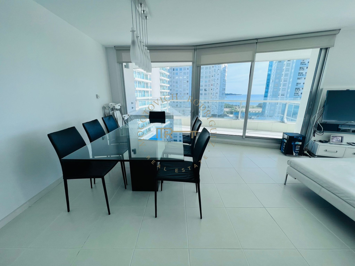 Apartamento ID.1972 - Atractivo esquinero en la Mansa a pasos del Conrad