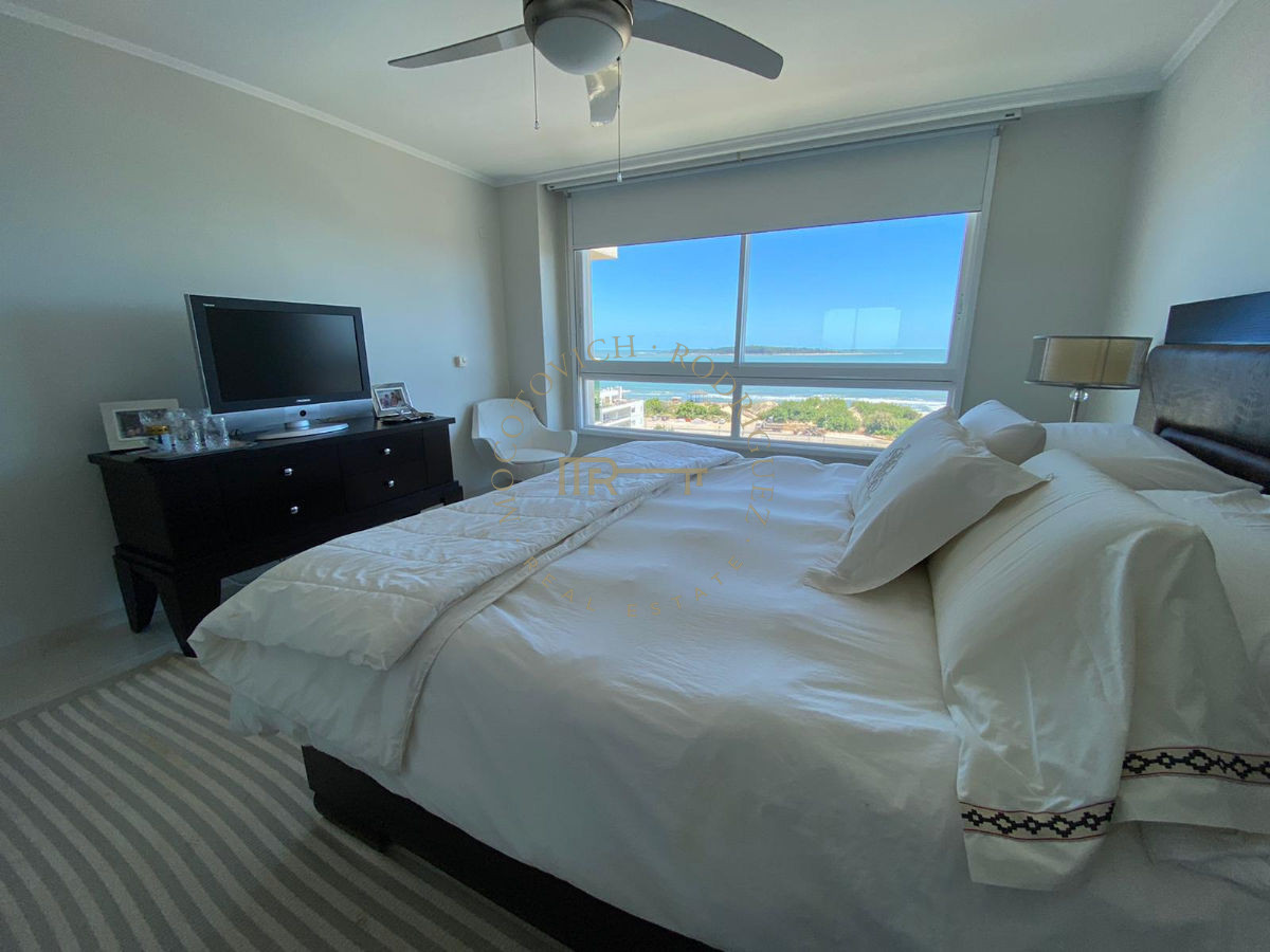 Apartamento ID.513 - Le Jardin apartamento en venta tres dormitorios y dependencia.