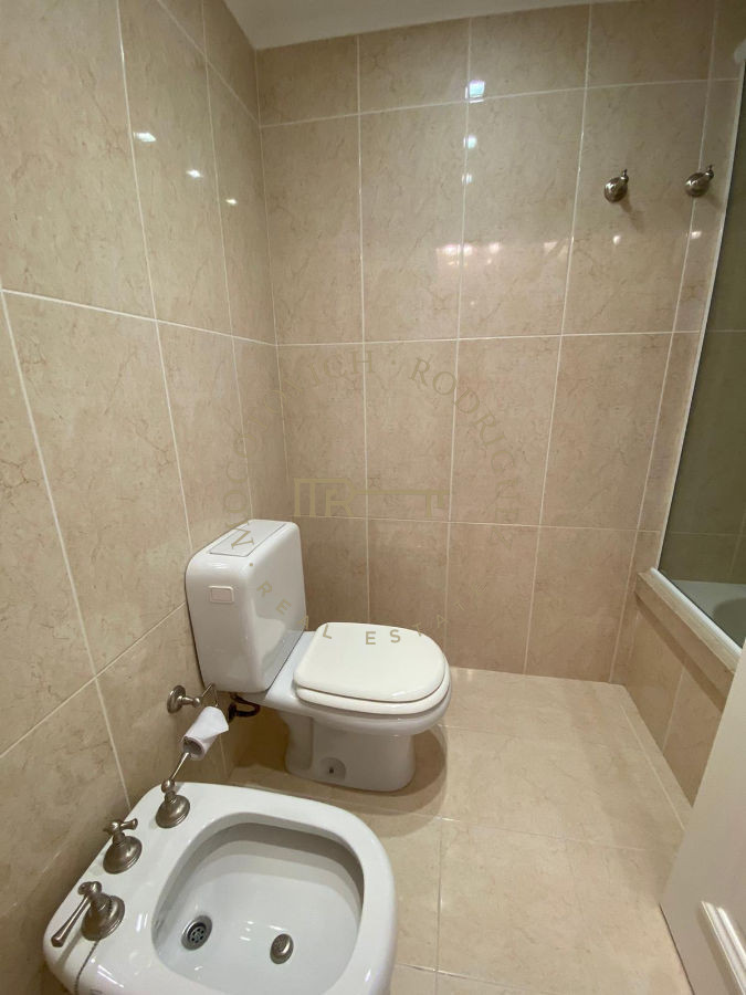 Apartamento ID.513 - Le Jardin apartamento en venta tres dormitorios y dependencia.