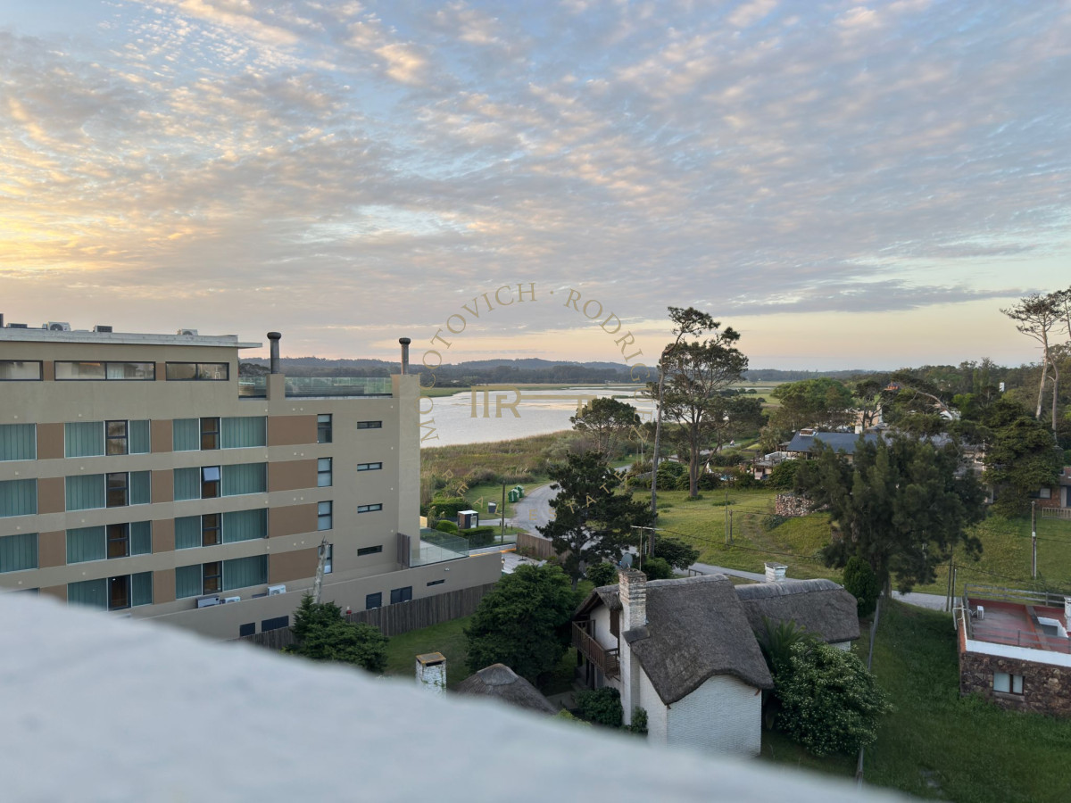 Apartamento ID.3987 - Apartamento en venta de 3dormitorios penthouse frente al mar