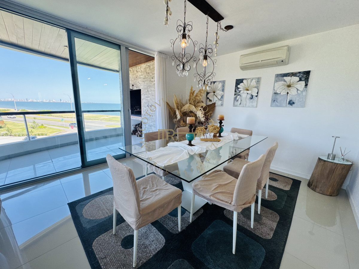 Apartamento ID.235 - Apartamento en venta  2 dormitorios con vista al mar y parrilla propia - Playa Mansa Punta del Este