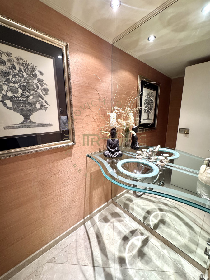Apartamento ID.4059 - Alquiler tres dormitorios y dep de servicio. Frente al mar con vista.