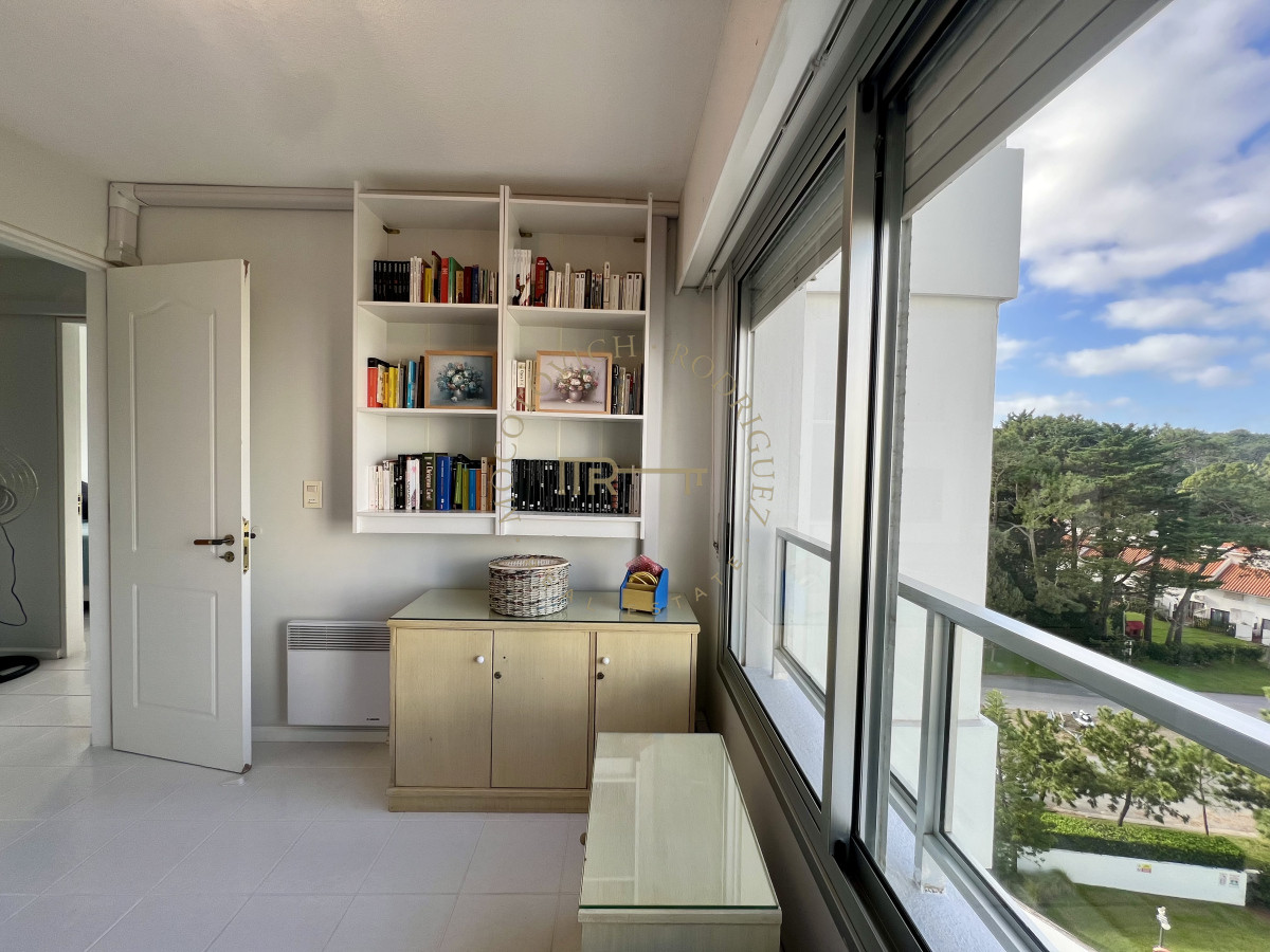 Apartamento ID.3268 - Apartamento 3 dormitorios en alquiler anual. Punta del este.