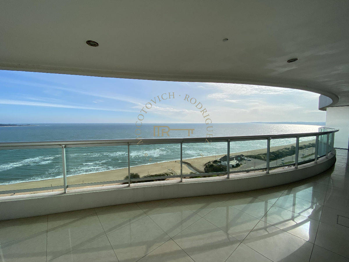 Apartamento ID.54 - Apartamento en venta 3 dormitorios vista al mar . Piscina Punta del Este. Torre Aquarela.