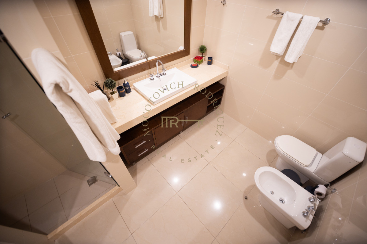 Apartamento ID.7 - Aquarela duplex en venta 4 dormitorios en venta. Playa Mansa. Punta del Este