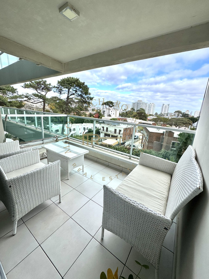 Apartamento ID.3598 - Alquiler de apartamento de 1 dormitorio en anual y temporada.  Punta del Este.