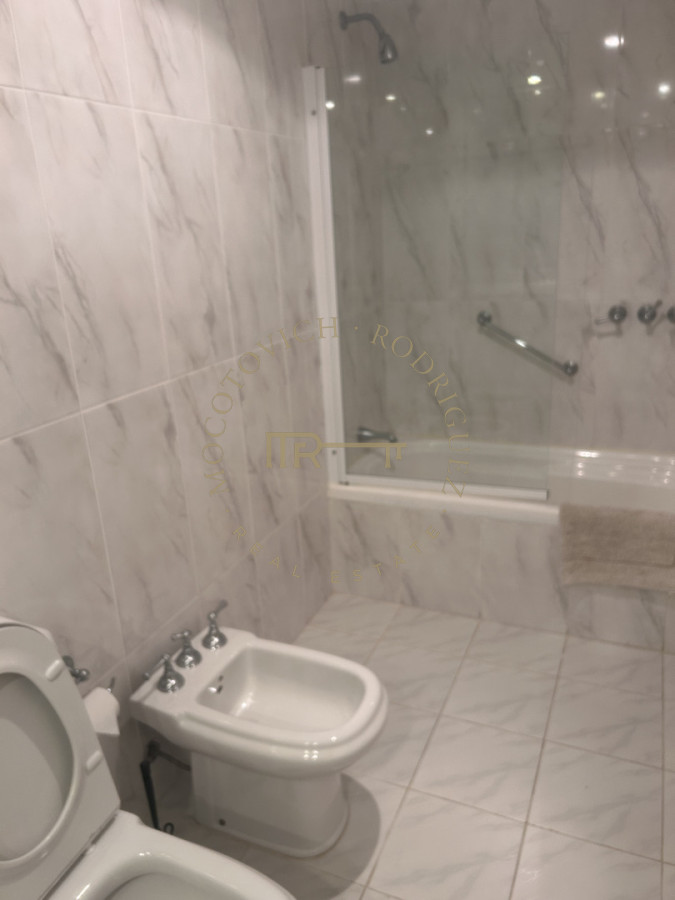 Apartamento ID.30 - Millenium apartamento en alquiler temporal  3 dormitorios Playa Mansa Punta del Este