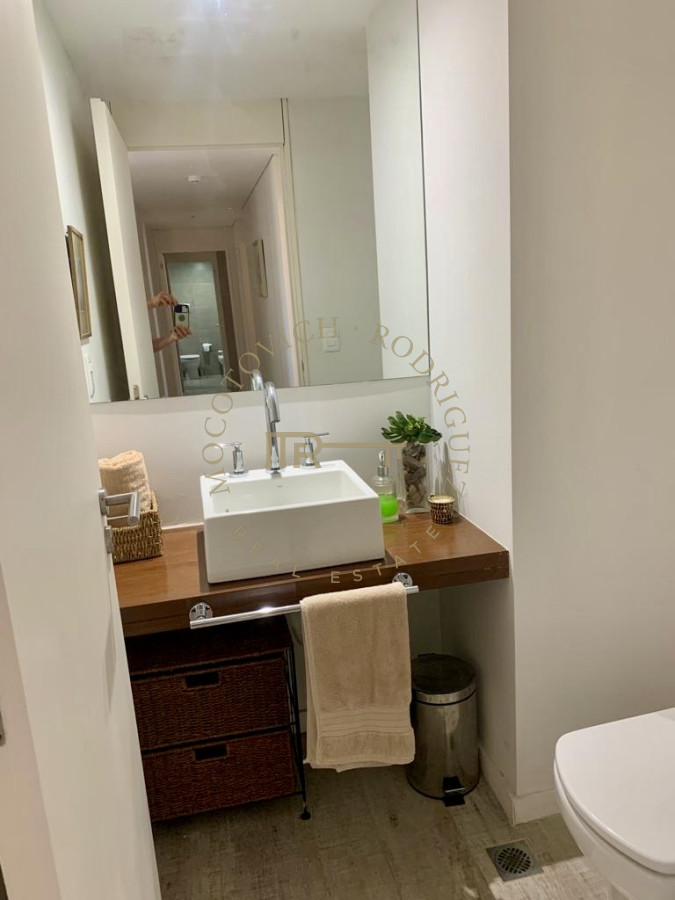 Apartamento ID.3657 - Apartamento en venta de tres dormitorios frente al mar. Playa Mansa