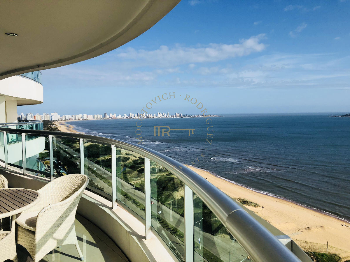 Apartamento ID.5 - Apartamento en alquiler temporada 2024 Aquarela 4 dormitorios y dep. de servicio Playa Mansa