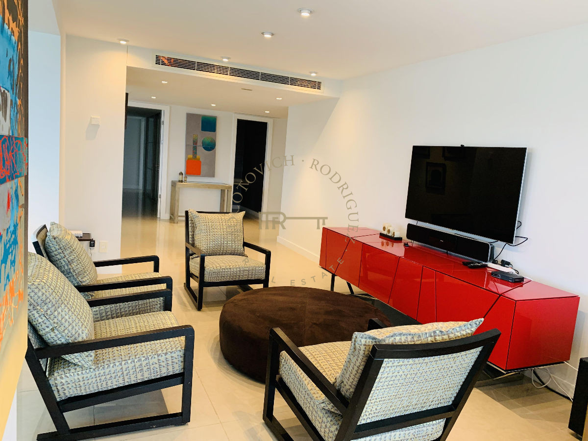 Apartamento ID.5 - Apartamento en alquiler temporada 2024 Aquarela 4 dormitorios y dep. de servicio Playa Mansa