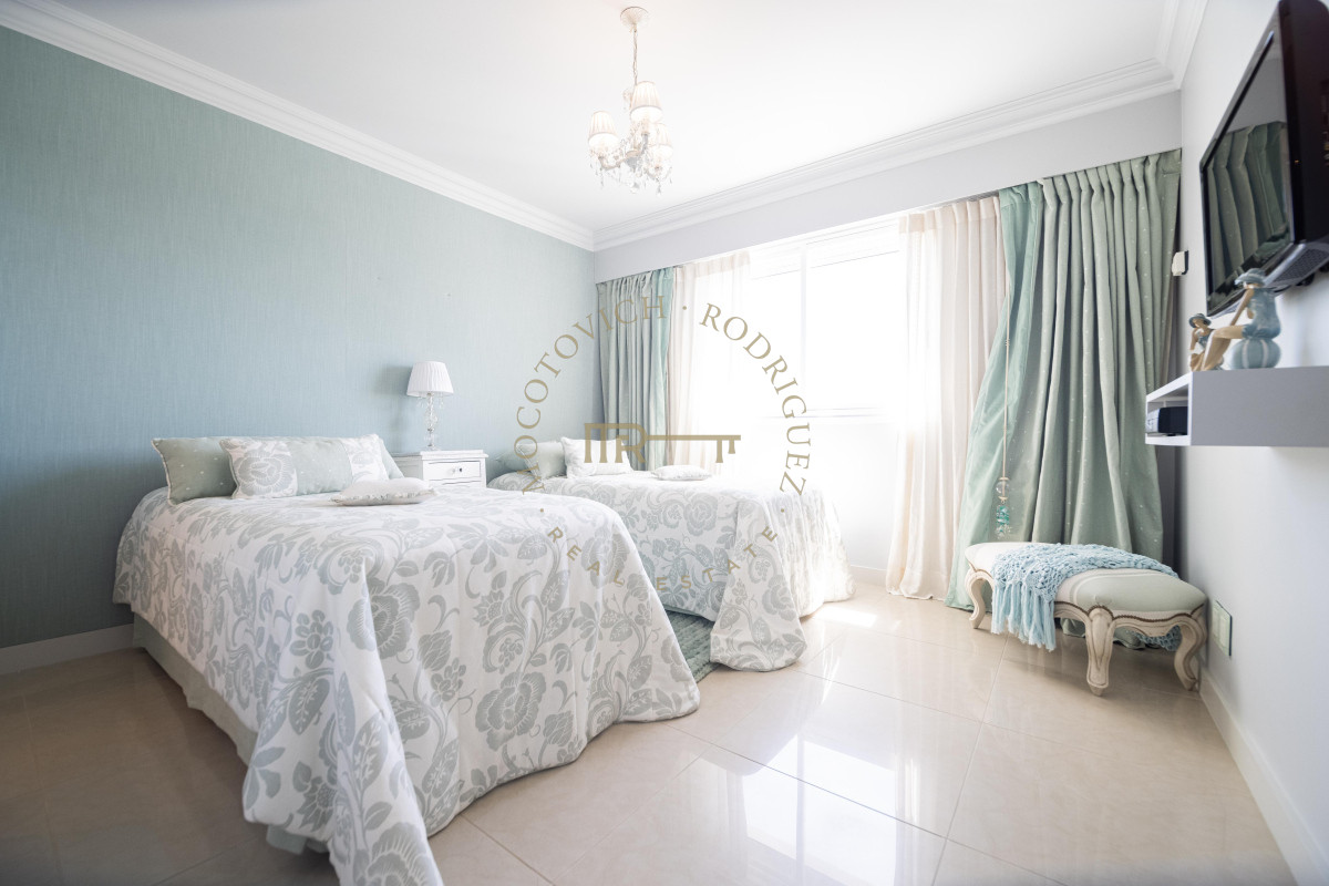 Apartamento ID.3032 - Torre Aquarela exclusivo apartamento en venta 4 dormitorios y dep. de servicio.