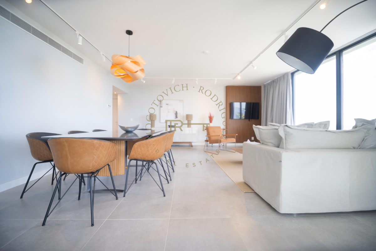 Apartamento ID.3394 - Venetian en Alquiler de verano 2026 tres suites y dependencia. Punta del Este 