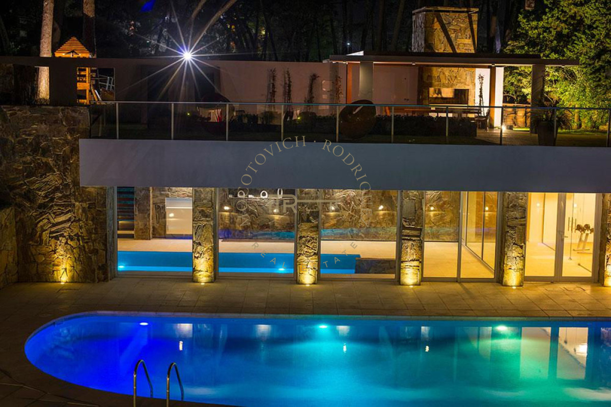 Apartamento ID.610 - Apartamento - venta - 1  dormitorio -   Mansa - piscina - parrillero Punta del Este