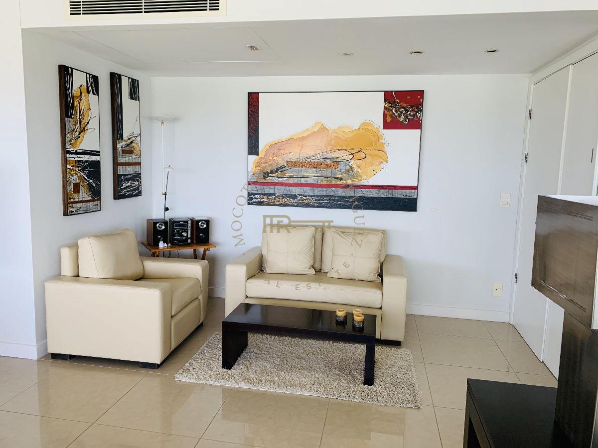 Apartamento ID.633 - Apartamento en venta 4 dormitorios y servicio. Torre Aquarela. Playa Mansa