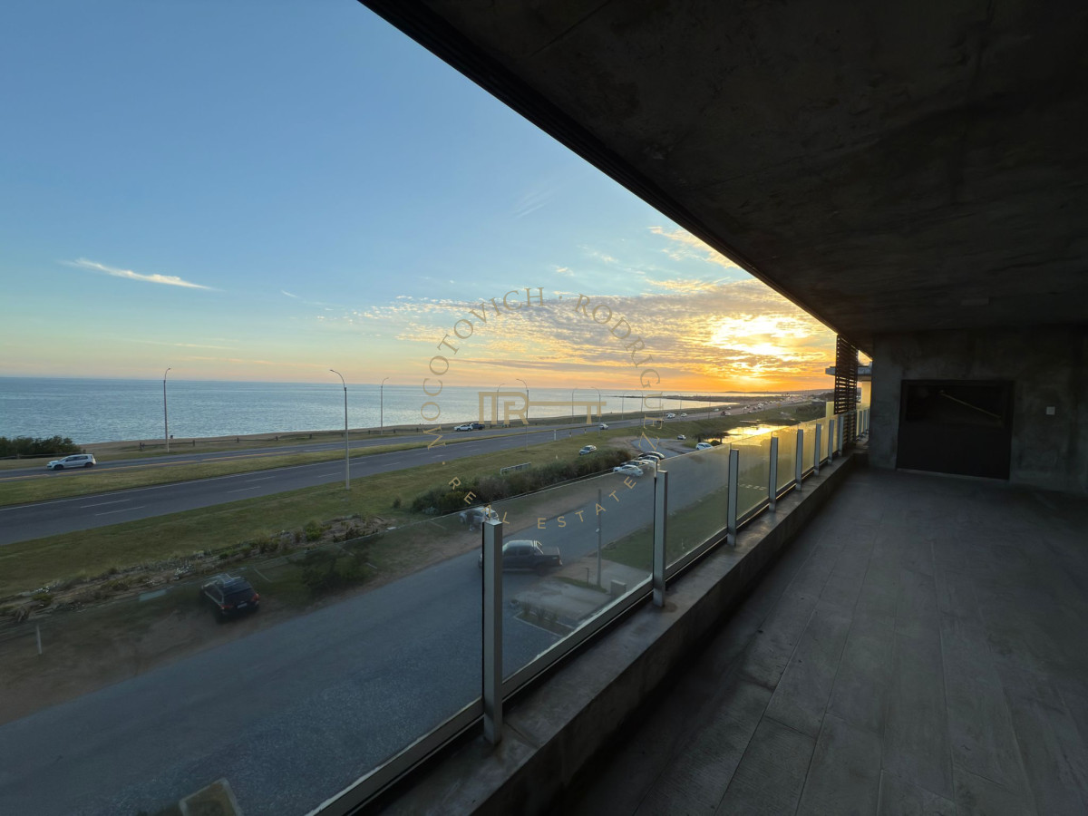 Apartamento ID.3987 - Apartamento en venta de 3dormitorios penthouse frente al mar