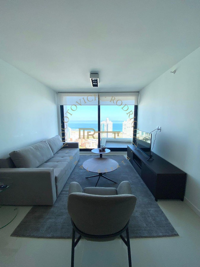 Apartamento ID.637 - Alquiler anual edificio con amenititis. Vista al mar 1 dormitorio Punta del Este