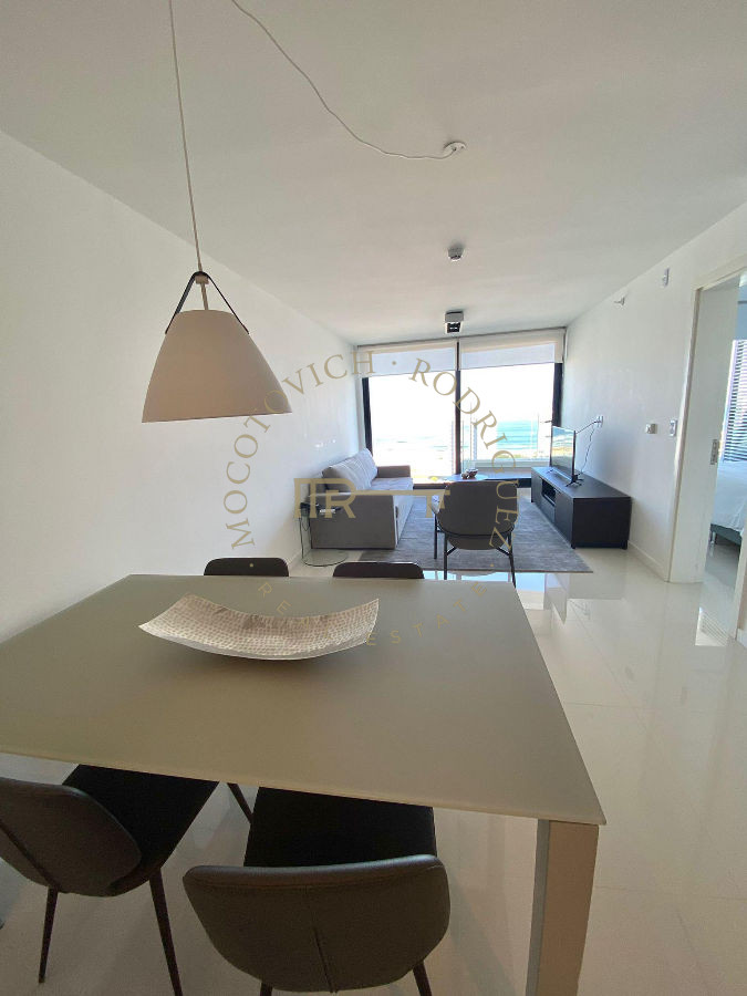 Apartamento ID.637 - Alquiler anual edificio con amenititis. Vista al mar 1 dormitorio Punta del Este