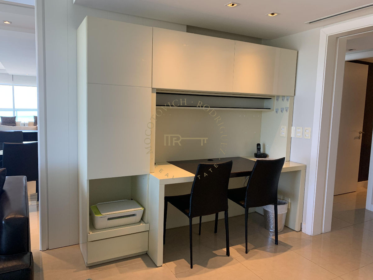 Apartamento ID.644 - Aquarela en venta. Apartamento 4 dormitorios vista al mar piscina   Mansa Punta del Este.-