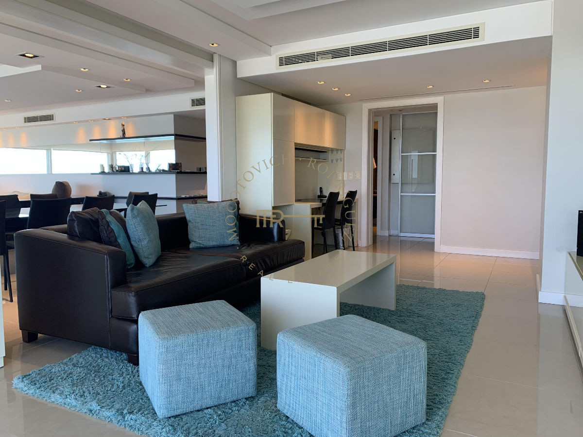 Apartamento ID.644 - Aquarela en venta. Apartamento 4 dormitorios vista al mar piscina   Mansa Punta del Este.-
