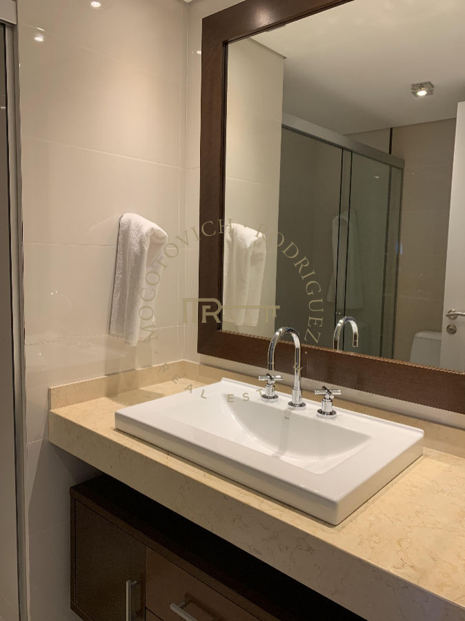 Apartamento ID.644 - Aquarela en venta. Apartamento 4 dormitorios vista al mar piscina   Mansa Punta del Este.-