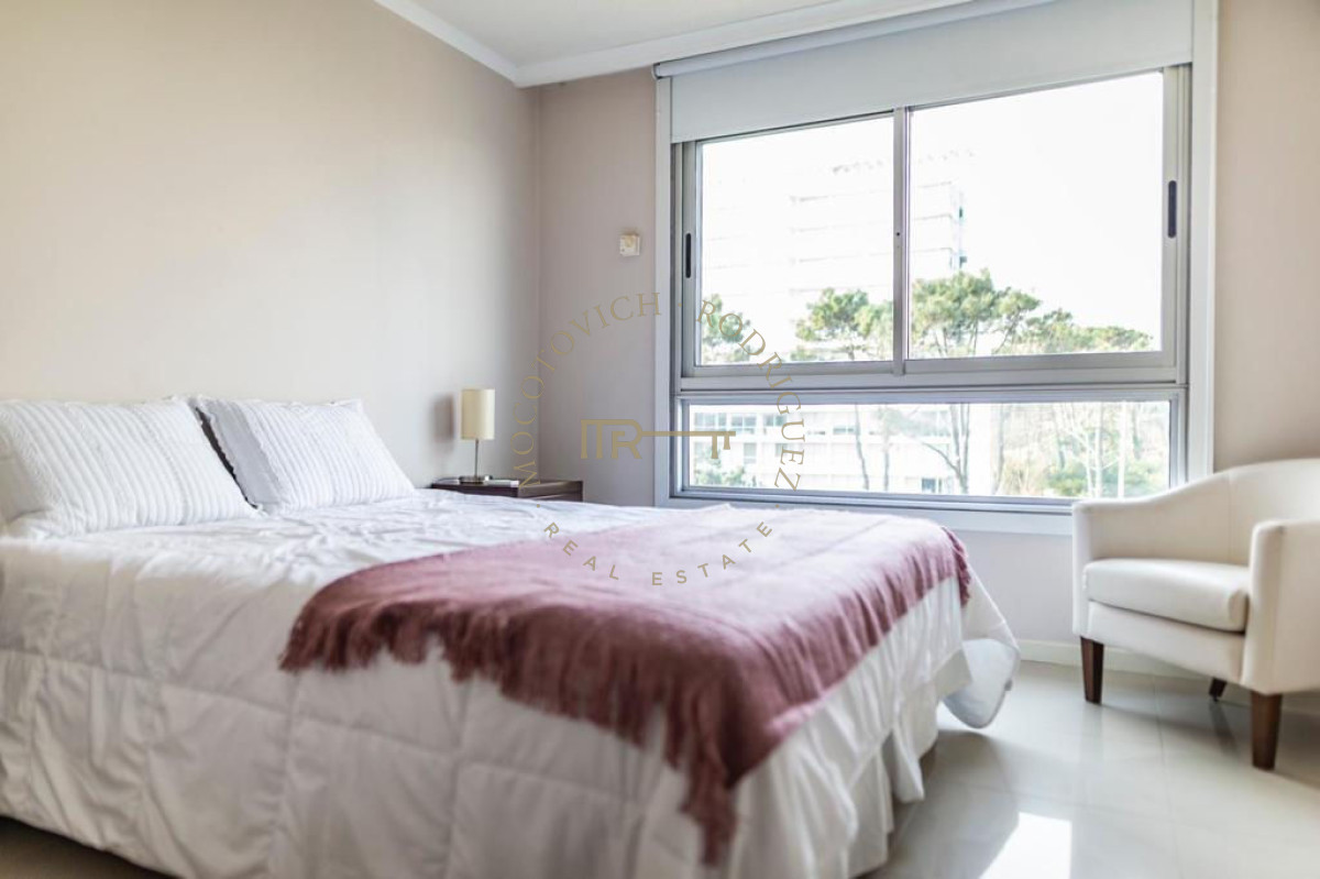 Apartamento ID.645 - Apartamento de 3 dormitorios mas dep. de servicio Roosevelt playa brava