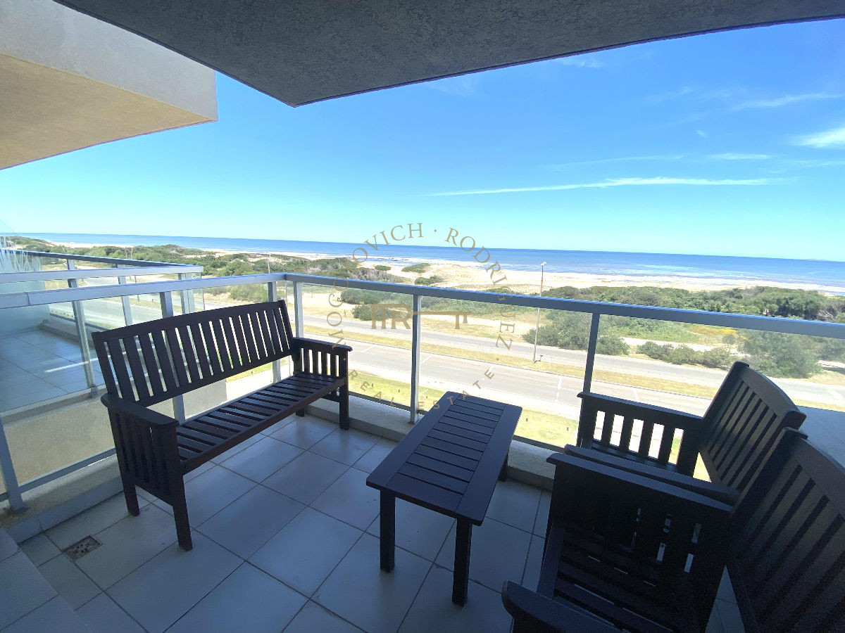 Apartamento ID.650 - Apartamento en alquiler temporal, penthouse con parrillero 3 dormitorios- Playa Brava