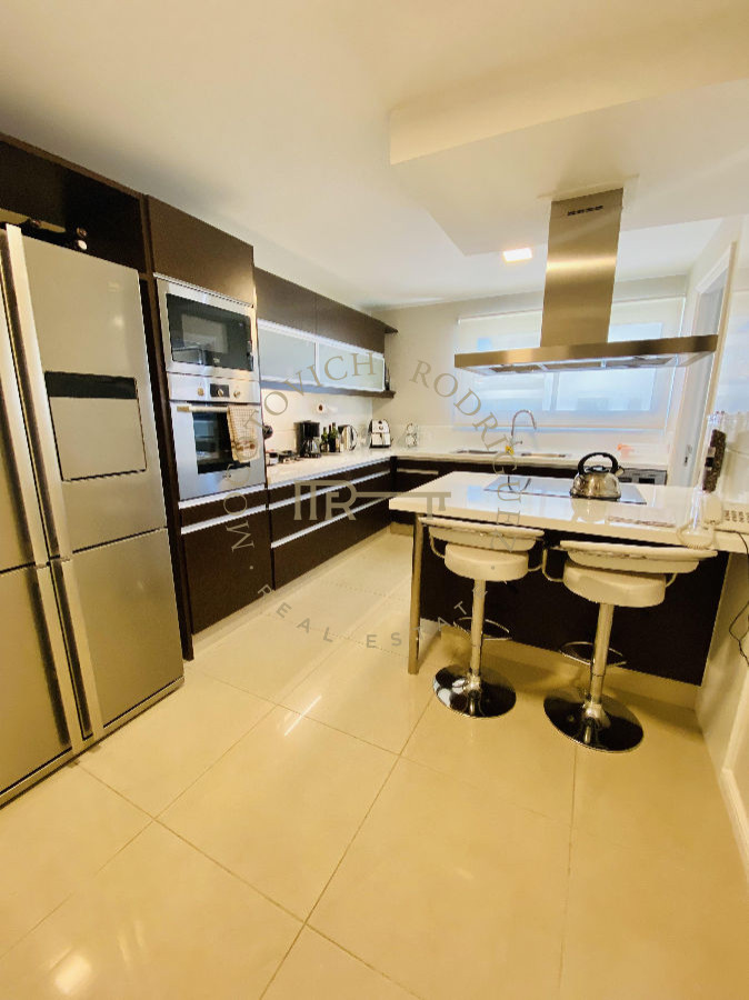 Apartamento ID.652 - Imperiale. Apartamento en venta - 4 dormitorios.-