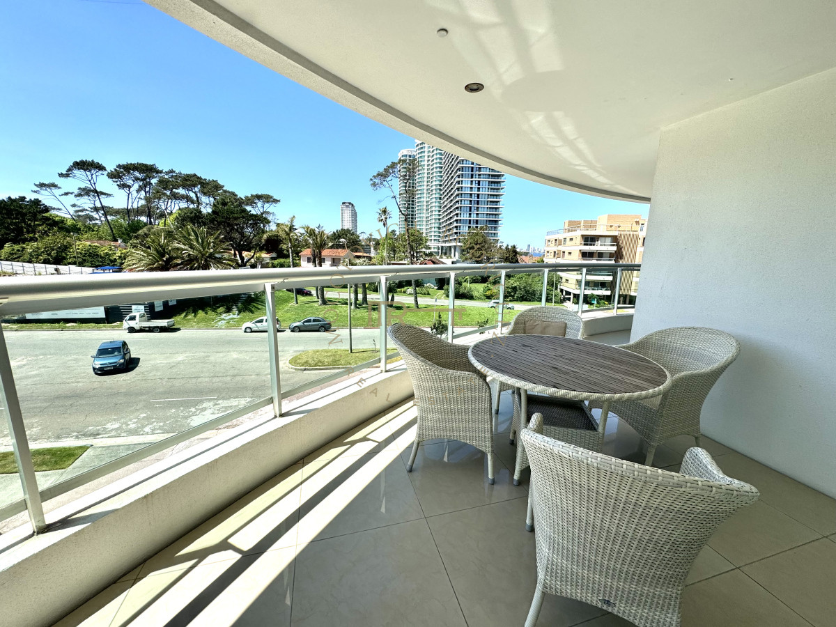 Apartamento ID.2635 - En venta. Apartamento en Torre Aquarela. 2 Dormitorios y dep. de servicio. 