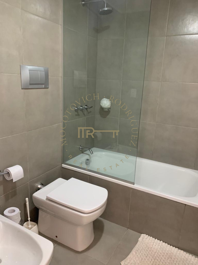 Apartamento ID.3657 - Apartamento en venta de tres dormitorios frente al mar. Playa Mansa