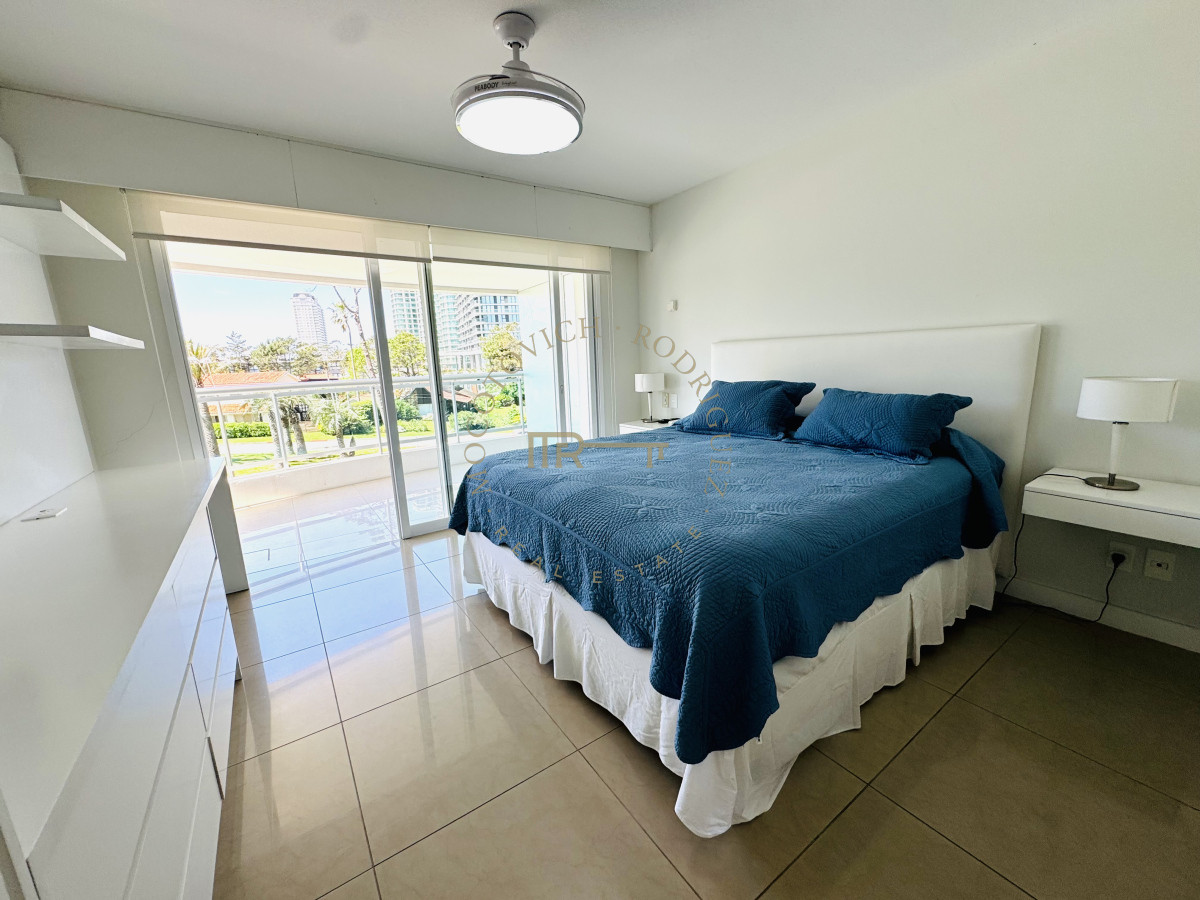 Apartamento ID.2635 - En venta. Apartamento en Torre Aquarela. 2 Dormitorios y dep. de servicio. 