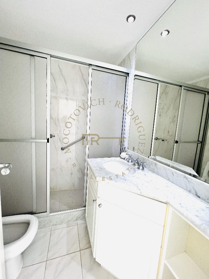 Apartamento ID.680 - Apartamento Millenium  3 dormitorios y sevicio Playa Mansa Punta del Este alquiler anual frente al mar