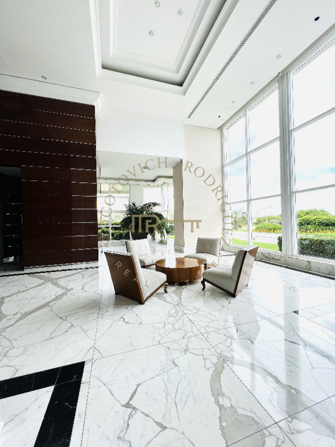 Apartamento ID.680 - Apartamento Millenium  3 dormitorios y sevicio Playa Mansa Punta del Este alquiler anual frente al mar