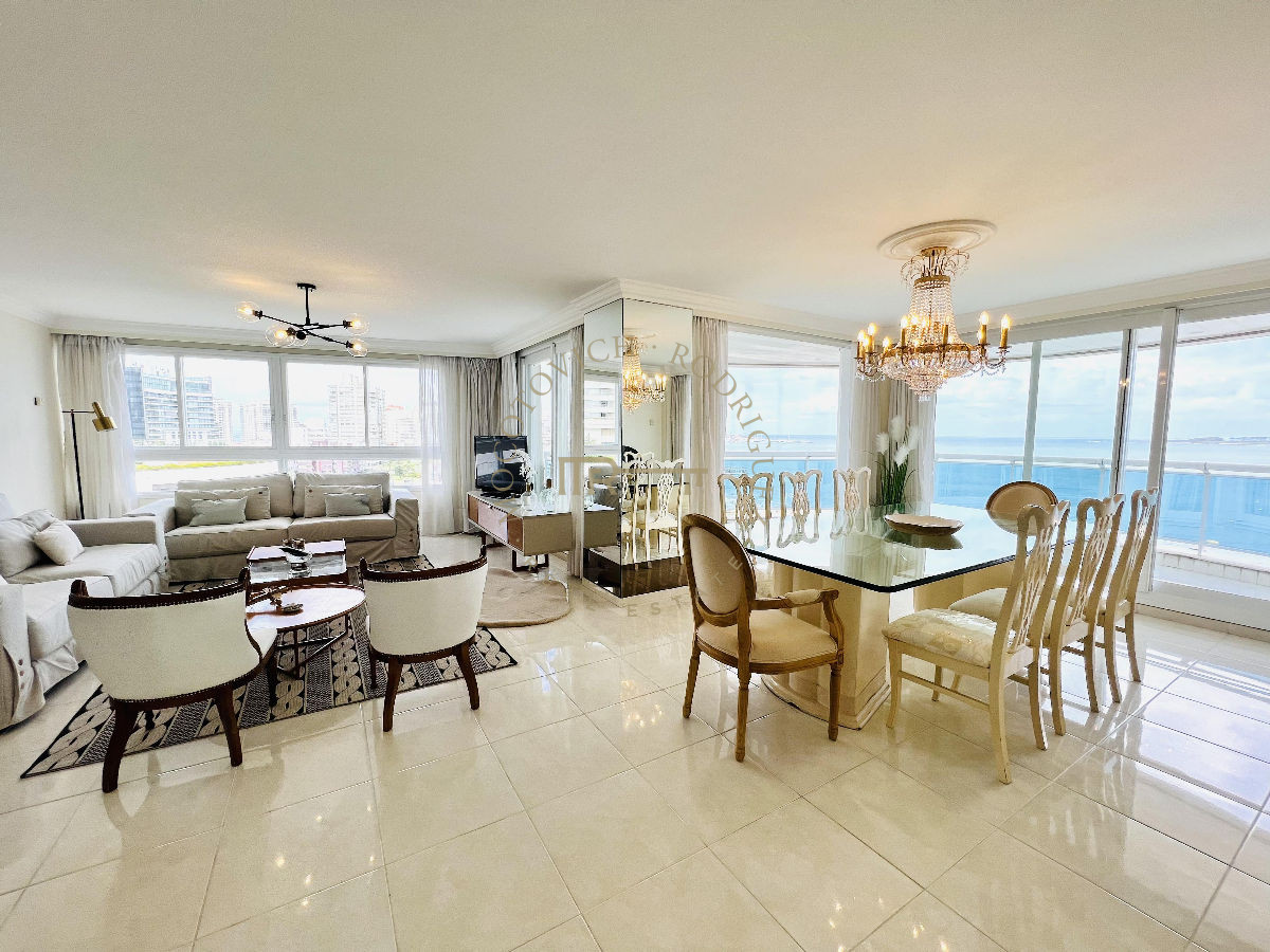 Apartamento ID.680 - Apartamento Millenium  3 dormitorios y sevicio Playa Mansa Punta del Este alquiler anual frente al mar
