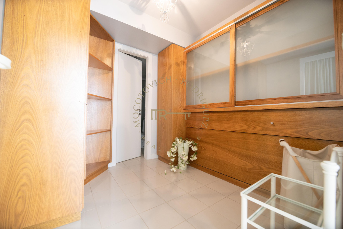 Apartamento ID.3032 - Torre Aquarela exclusivo apartamento en venta 4 dormitorios y dep. de servicio.