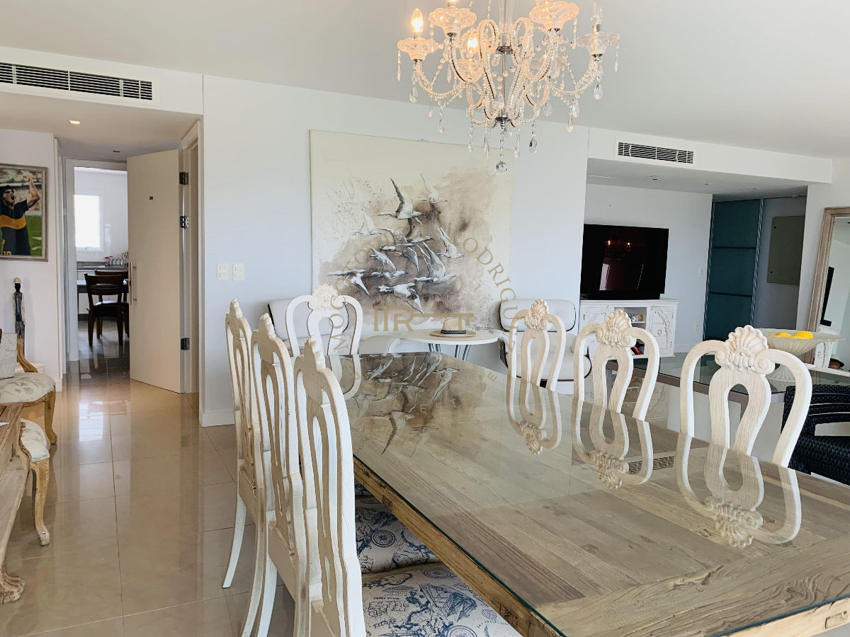 Apartamento ID.6 - Aquarela apartamento en venta de 4 dormitorios  Punta del Este Financia