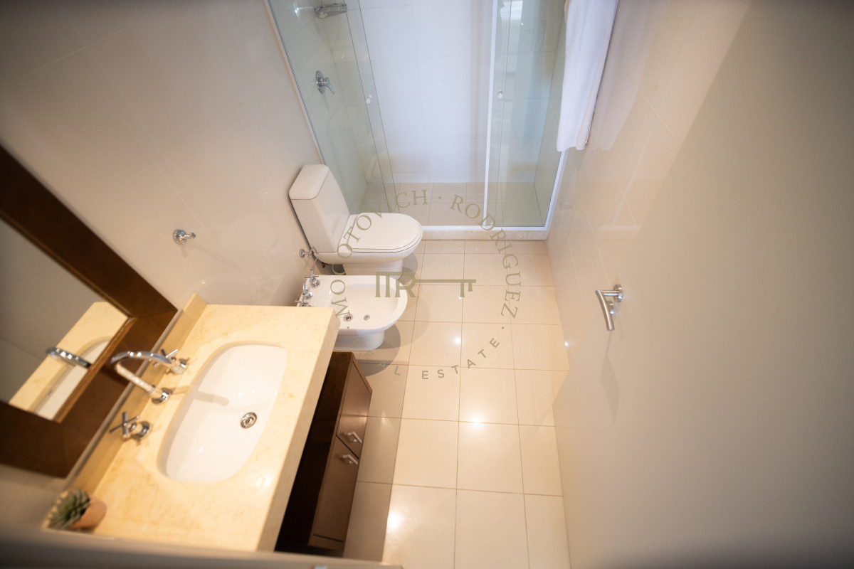 Apartamento ID.7 - Aquarela duplex en venta 4 dormitorios en venta. Playa Mansa. Punta del Este